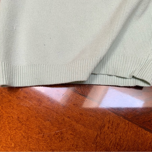 Wilfred shorts. Size large. Cotton with stretch. Mint green. Good condition. - Picture 3 of 7